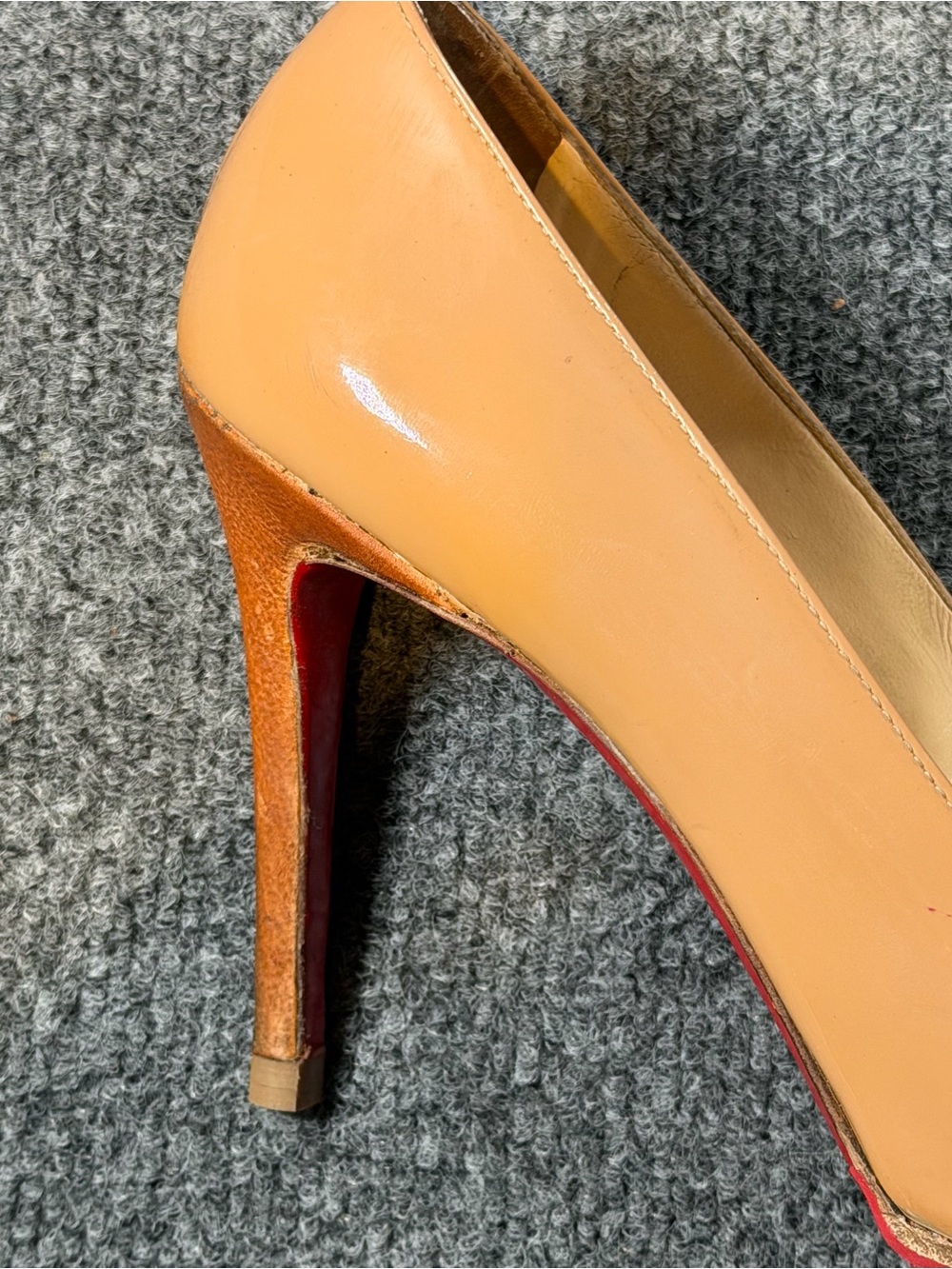 Christian Louboutin Women's Nude Patent Leather Red Bottom High Heel Pumps Sz 41 - Picture 11 of 13